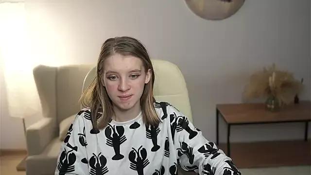 VestaRonan from StripChat is Freechat
