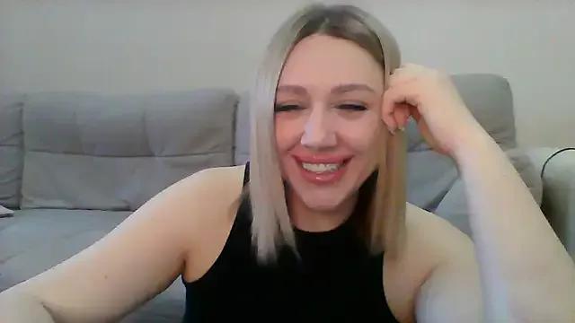 Photos of VickyLove047 from StripChat is Private
