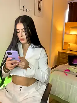 Victoriaa_Gray — (cumparty) Give me your milk