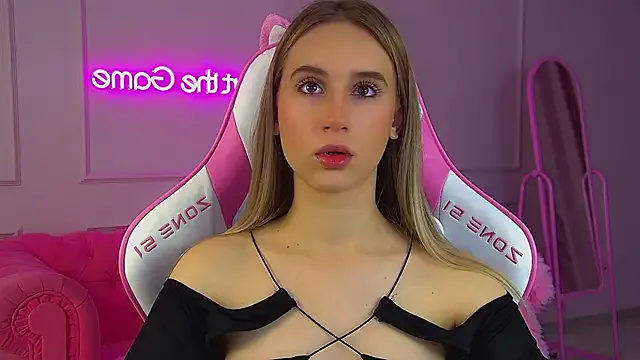 VictoriaHopsons — Freechat on StripChat