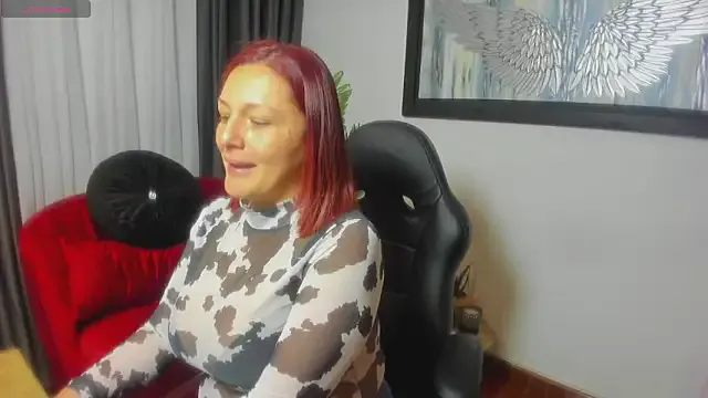 VictoriaPaker — GET NAKED AND MAKE YOUR QUEEN WET HER