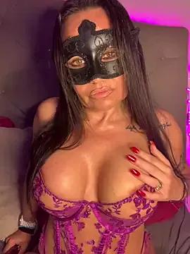 Try our girls live displays and explore the company of endless strippers, with beautiful physiques, vibrating toys and more.