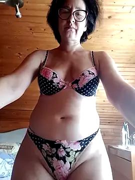 Try our girls live displays and explore the company of endless strippers, with beautiful physiques, vibrating toys and more.