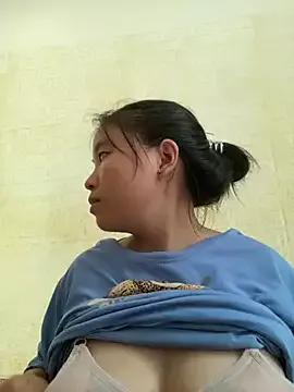 viluna from StripChat is Freechat
