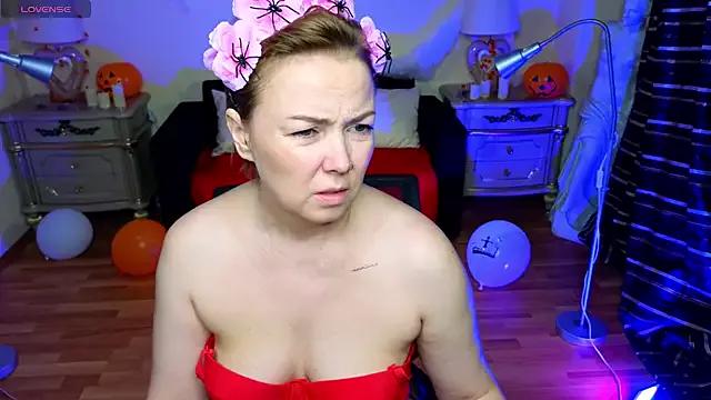 Try our girls live displays and explore the company of endless strippers, with beautiful physiques, vibrating toys and more.