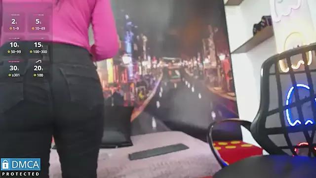 Try our girls live displays and explore the company of endless strippers, with beautiful physiques, vibrating toys and more.