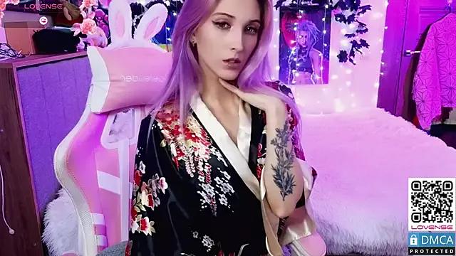 Try our girls live displays and explore the company of endless strippers, with beautiful physiques, vibrating toys and more.