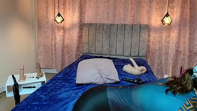 Try our girls live displays and explore the company of endless strippers, with beautiful physiques, vibrating toys and more.