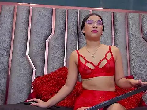 Try our girls live displays and explore the company of endless strippers, with beautiful physiques, vibrating toys and more.
