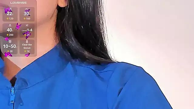 Try our girls live displays and explore the company of endless strippers, with beautiful physiques, vibrating toys and more.