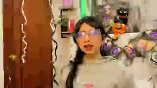 VioletxBloom from StripChat is Freechat