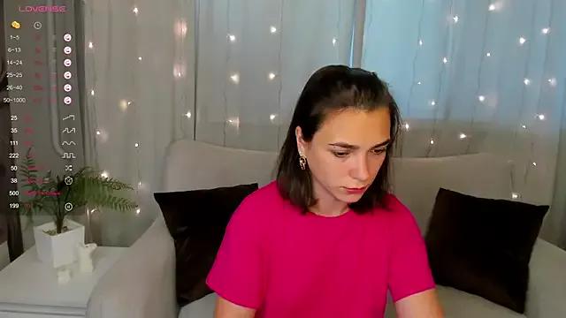 Viollamoon from StripChat is Freechat