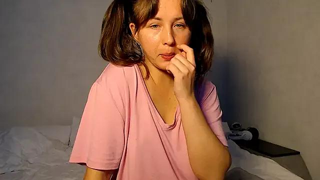 Try our girls live displays and explore the company of endless strippers, with beautiful physiques, vibrating toys and more.