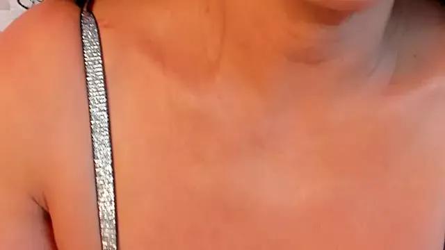 Try our girls live displays and explore the company of endless strippers, with beautiful physiques, vibrating toys and more.