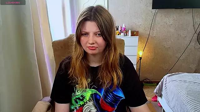 Try our girls live displays and explore the company of endless strippers, with beautiful physiques, vibrating toys and more.