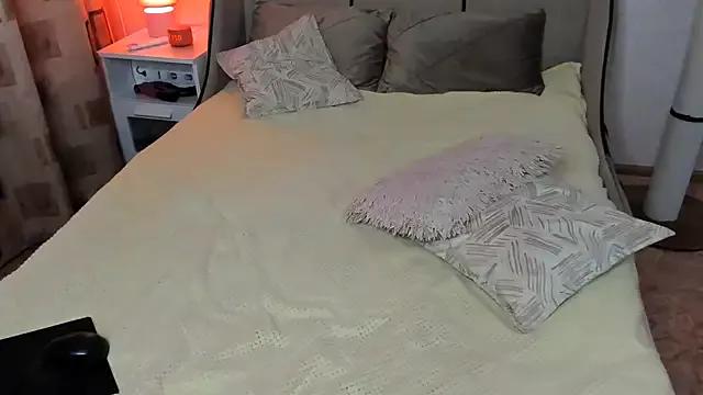 Try our girls live displays and explore the company of endless strippers, with beautiful physiques, vibrating toys and more.