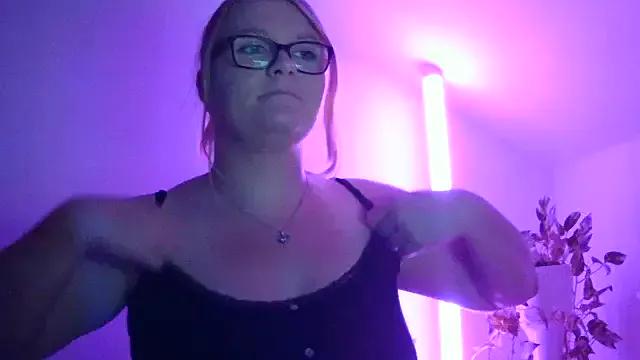 VivianMae96 from StripChat is Freechat