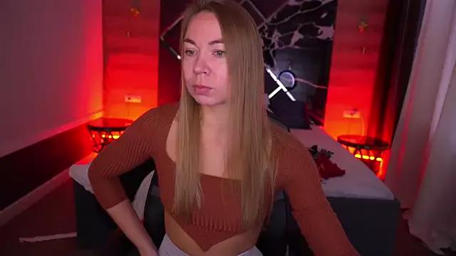 Try our girls live displays and explore the company of endless strippers, with beautiful physiques, vibrating toys and more.