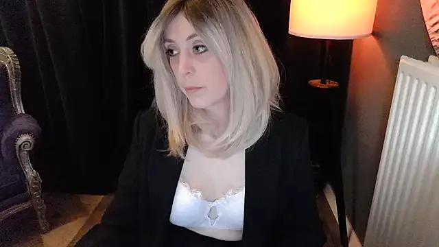 VlinderJulia from StripChat is Freechat