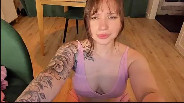 Try our girls live displays and explore the company of endless strippers, with beautiful physiques, vibrating toys and more.