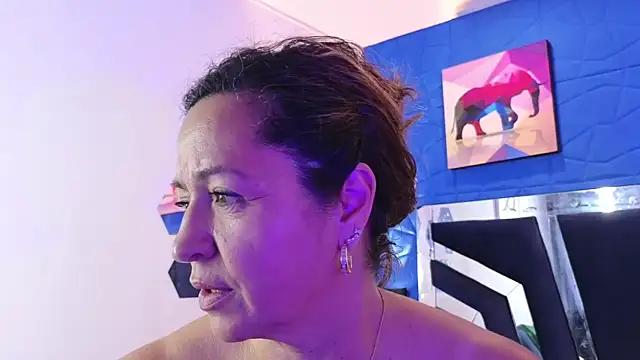 Try our girls live displays and explore the company of endless strippers, with beautiful physiques, vibrating toys and more.