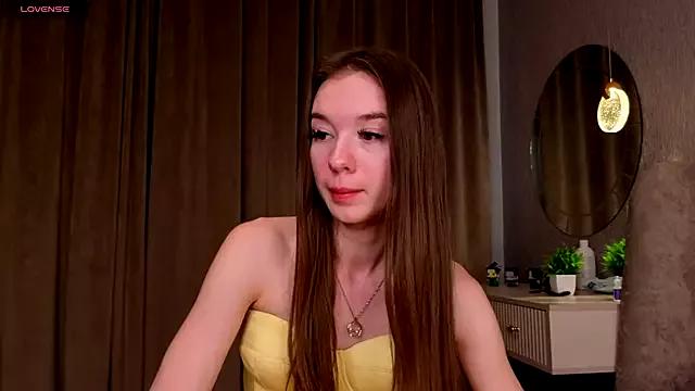 WhiteKelly from StripChat is Freechat