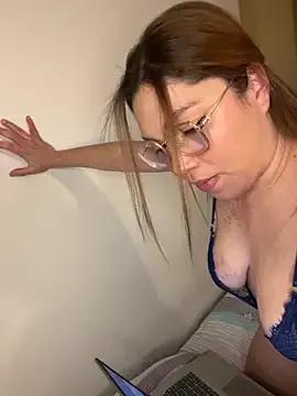 WhiteWomen from StripChat is Freechat