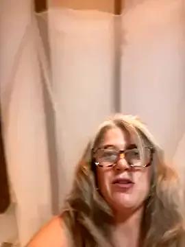 Try our girls live displays and explore the company of endless strippers, with beautiful physiques, vibrating toys and more.