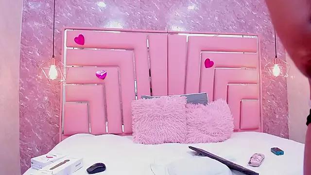 Try our girls live displays and explore the company of endless strippers, with beautiful physiques, vibrating toys and more.
