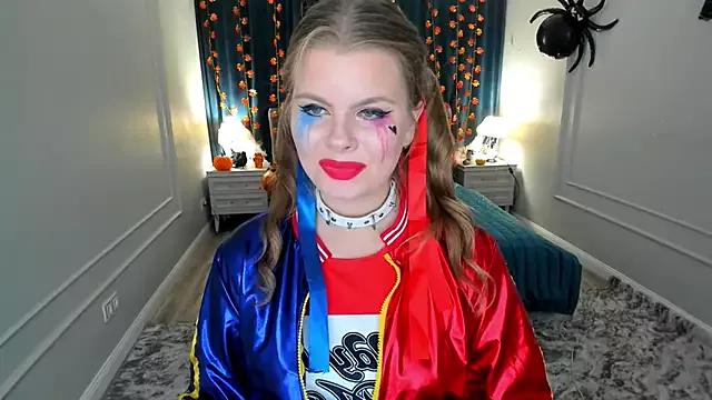 Try our girls live displays and explore the company of endless strippers, with beautiful physiques, vibrating toys and more.