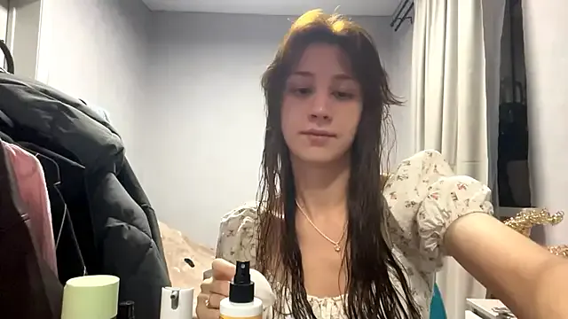 WildPeachh — Show my legs, caress them