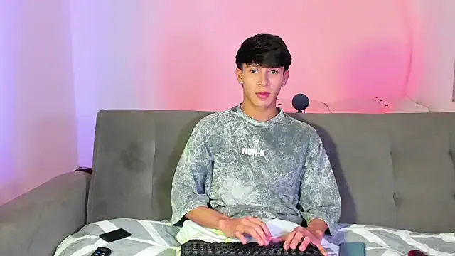 Will_starr —  SHOW CUM 