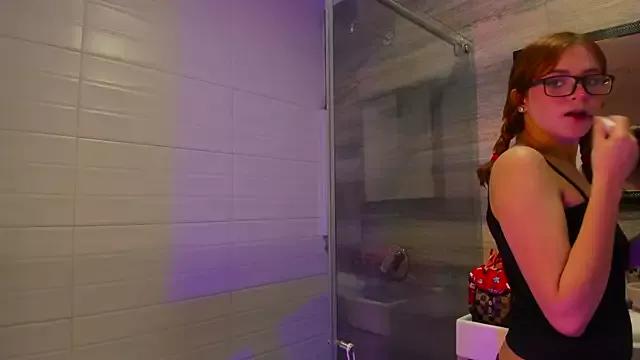 Try our girls live displays and explore the company of endless strippers, with beautiful physiques, vibrating toys and more.