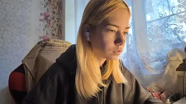 Try our girls live displays and explore the company of endless strippers, with beautiful physiques, vibrating toys and more.