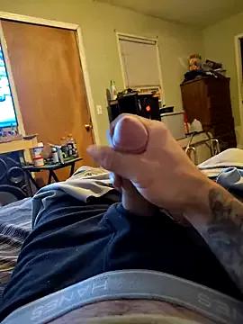 Wolfyking95 from StripChat is Freechat