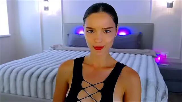 wow_Mia from StripChat