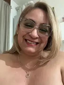Try our girls live displays and explore the company of endless strippers, with beautiful physiques, vibrating toys and more.