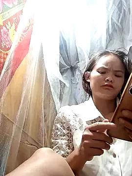 xinhxinhcute from StripChat is Freechat