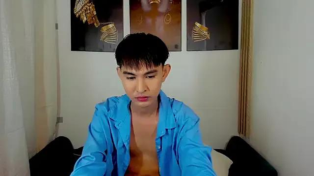 XloverXsiantwink from StripChat is Freechat