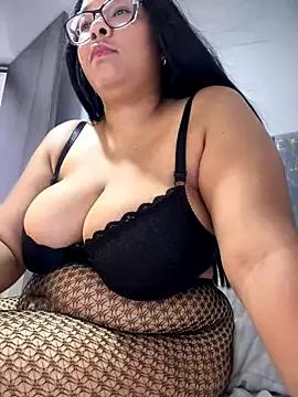 Try our girls live displays and explore the company of endless strippers, with beautiful physiques, vibrating toys and more.