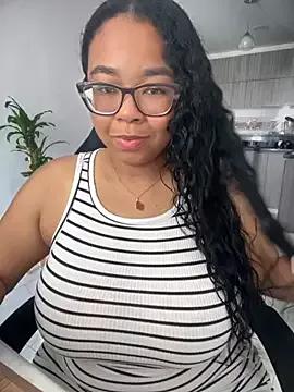 XMara from StripChat is Freechat