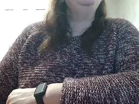 xmyriamx — Nue et fontaine