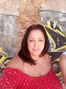 XSouthlondonNAUGHTYMILFXX from StripChat is Freechat