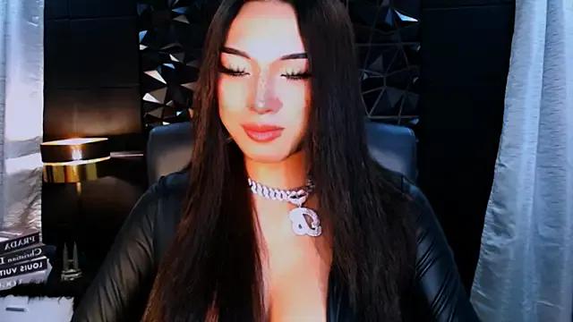 Try our girls live displays and explore the company of endless strippers, with beautiful physiques, vibrating toys and more.