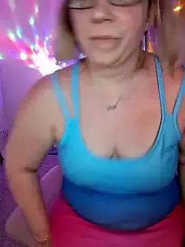 Try our girls live displays and explore the company of endless strippers, with beautiful physiques, vibrating toys and more.