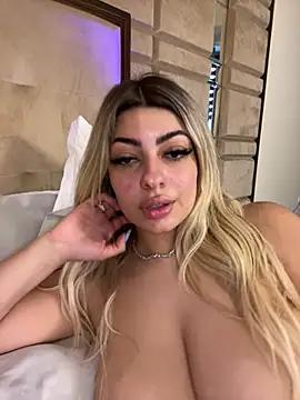 Try our girls live displays and explore the company of endless strippers, with beautiful physiques, vibrating toys and more.