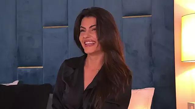 YasminaMoon from StripChat is Freechat