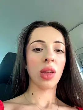 Yesmoree from StripChat is Freechat