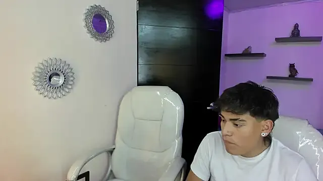 Yiing_and_yang from StripChat