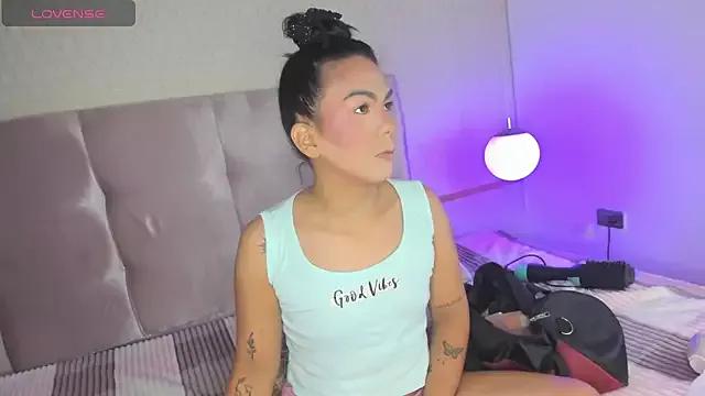 yossi_peach_cute from StripChat is Freechat